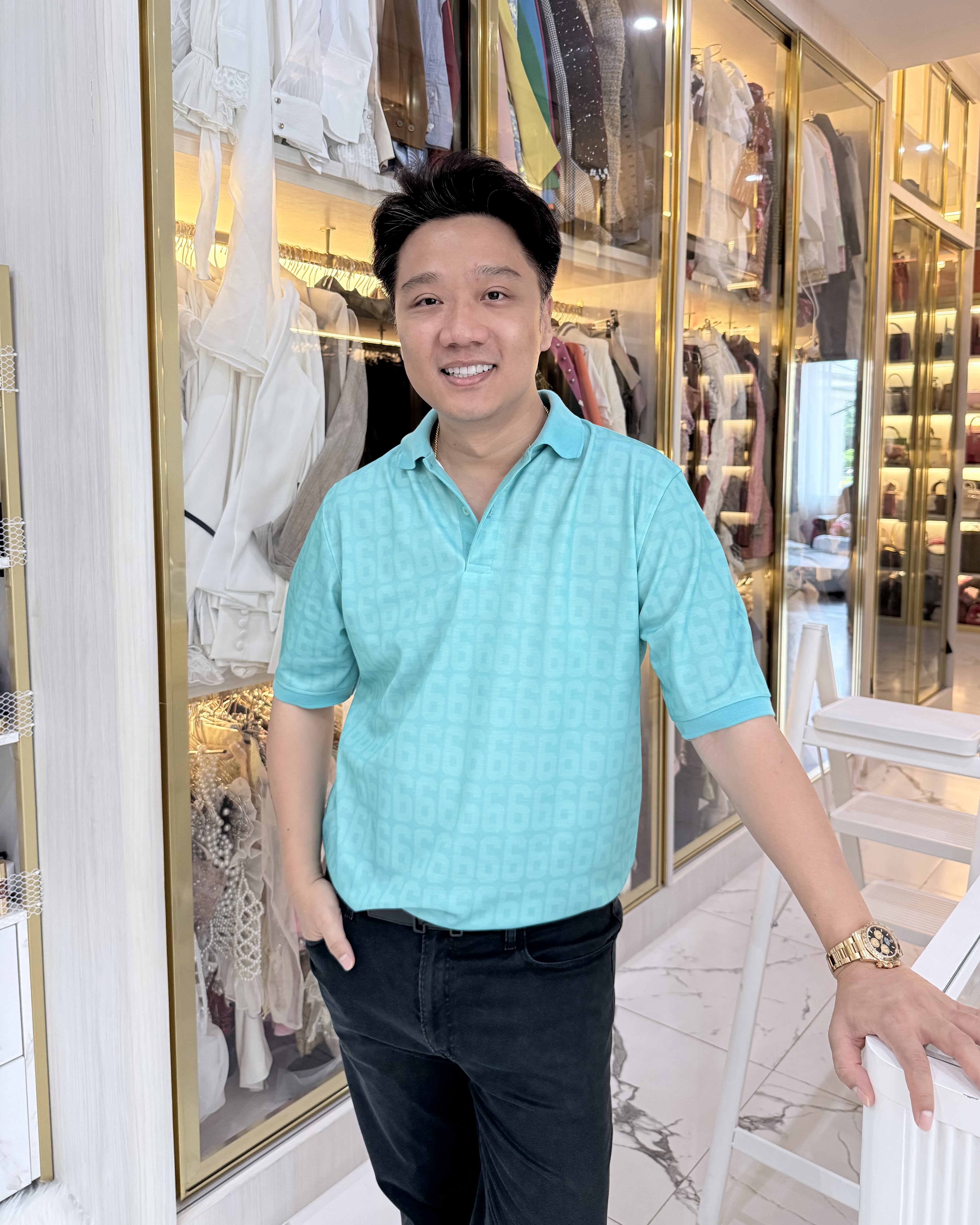 เสื้อโปโล เลข 6 - รูปใส่จริงด้านหน้า